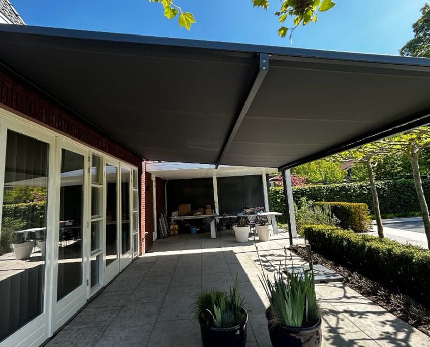 Extra grote terrasoverkapping in Helvoirt Doekoverkapping op XL formaat in Helvoirt