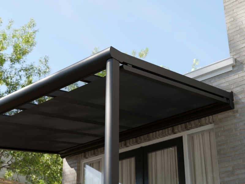 Verso Germa Zonwering Met verandazonwering geniet u ook bij een felle zon van uw buitenruimte